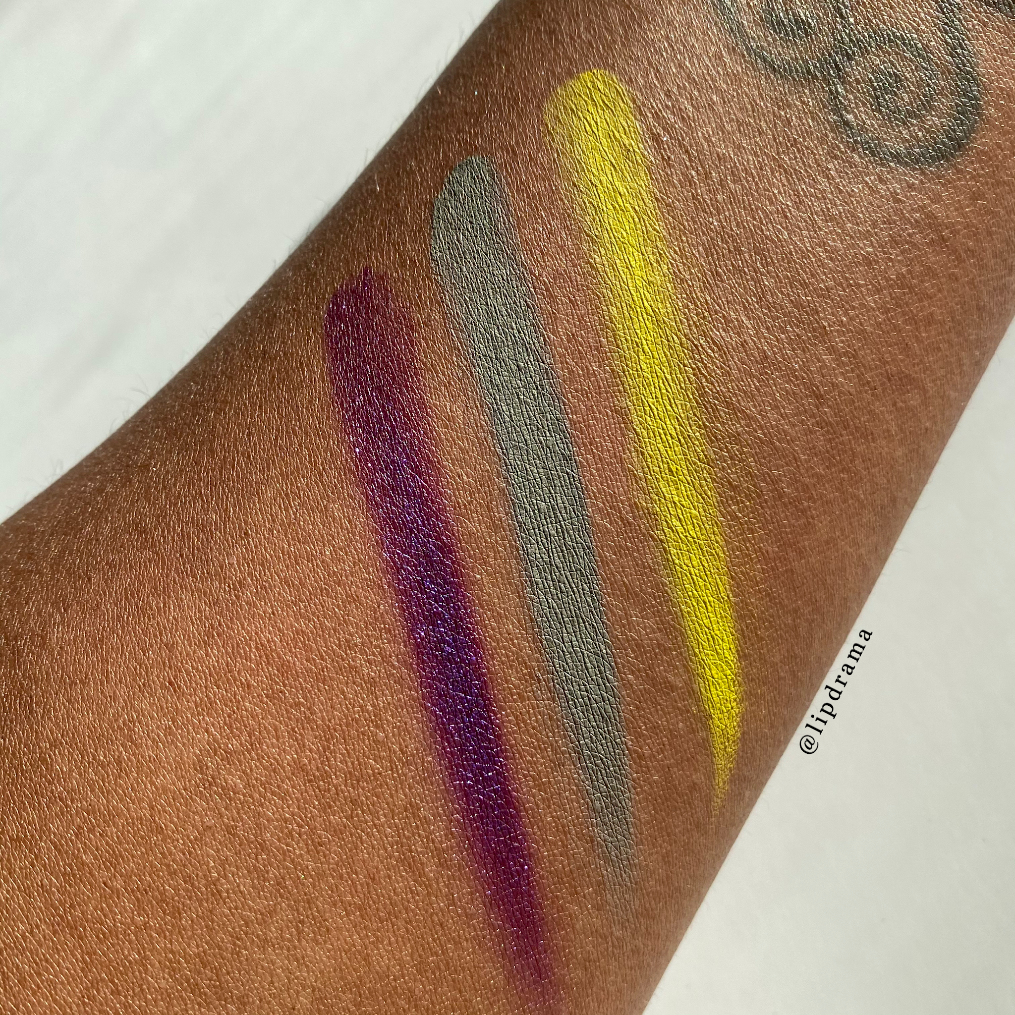 魅力的な魅力的なMELT BEETLEJUICE アイシャドウ ビートルジュース